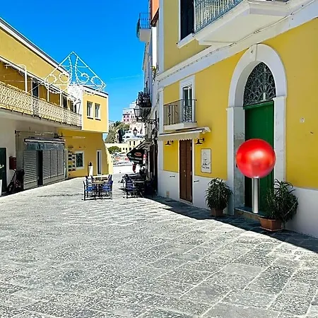 Clorinda - Immobilevante 3* Ponza